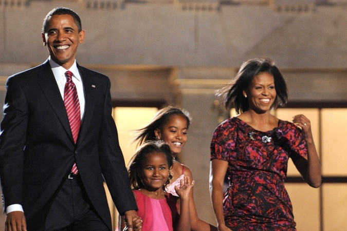 Michelle a Barack Obamovci sú rodičmi dvoch dcér - Malie a Sashy, ktoré vyrastali v Bielom dome