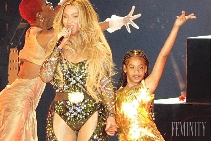 Najmladšia dcéra Beyoncé zažiarila v zlatých šatách Cult Gaia