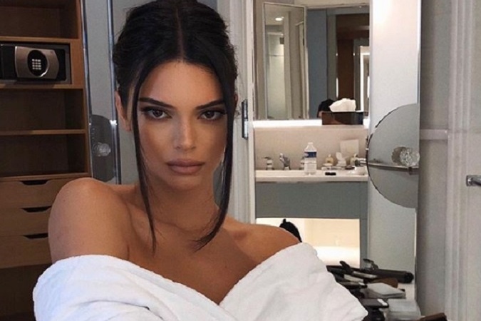 Pravdou je však aj to, že ako svetová topmodelka, má Kendall v zmluvách zakotvené, aby nenarušila svoju prirodzenú krásu