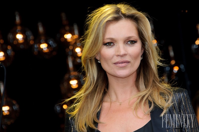 Sestra Kate Moss ide v jej šľapajách