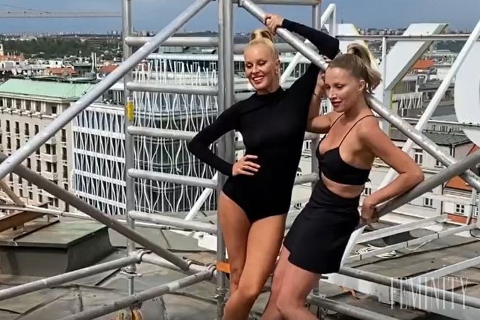 Sestra Simony Krainovej zažíva svoju premiéru na stránke českého magazínu