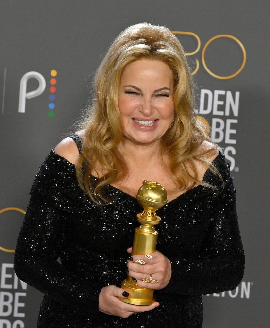 Najlepšou herečkou vo vedľajšej úlohe v minisérii alebo televíznom filme sa stala Jennifer Coolidge, úspech zožala za rolu v The White Lotus