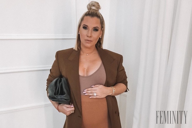 Dominika Cibulková miluje extravaganciu a neupúšťa od nej ani počas tehotenstva.