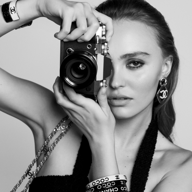 Inez & Vinoodh nafotili sériu čiernobielych fotografií vrátane piatich filmov s Lily-Rose Depp, Almou Jodorowsky, JENNIE, Rebeccou Dayan a Quannah Chasinghorse-Potts