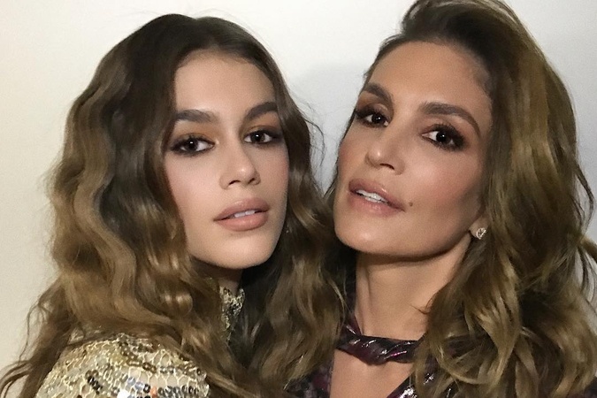 Čo stojí za slávou Cindy Crawford a ako dokázala zo svojej dcéry vychovať tak úspešnú mladú ženu?