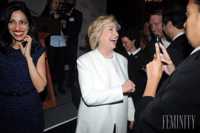 Bradleyho nová známosť, Huma Abedin, politička pracovala aj ako bývalá poradkyňa Hillary Clintonovej. Bradleyho nová známosť, Huma Abedin, politička pracovala aj ako bývalá poradkyňa Hillary Clintonovej.