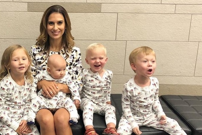 Hilaria Baldwin, inštruktorka yogy a sexi manželka známeho herca Aleca Baldwina, je skutočnou inšpiráciou ako ostať fit počas aj po tehotenstve