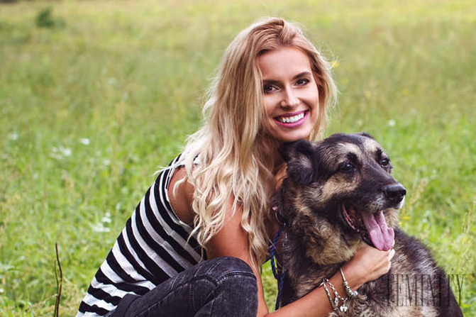 Krásna a vždy usmiata Diana podporila kalendár, ktorý pomáha