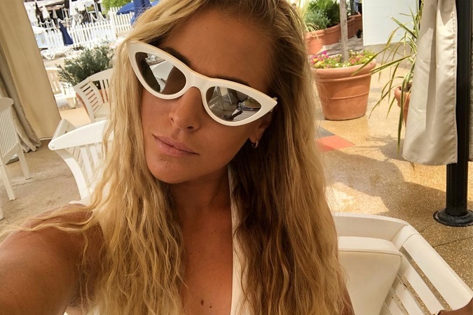 Biele rámy premenia vašu tvár na nežnú a romantickú