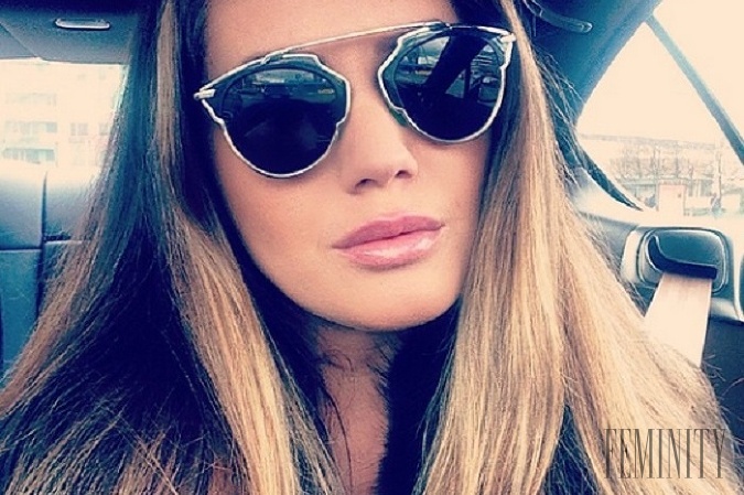 Eva Rezešová Džodlová ide s módou a nemôžu jej chýbať ani štýlové doplnky podľa posledných trendov
