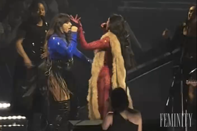 Video, ktoré včera obletelo svet: Dua Lipa prizvala na pódium Ewu Farnu a predviedli strhujúcu show!
