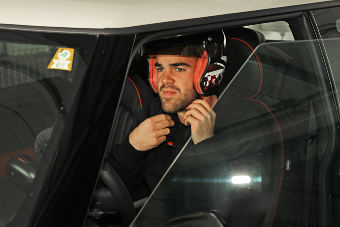 Futbalista Filip Šebo a jeho John Cooper Works Championship 50 na okruhu Slovakia Ring