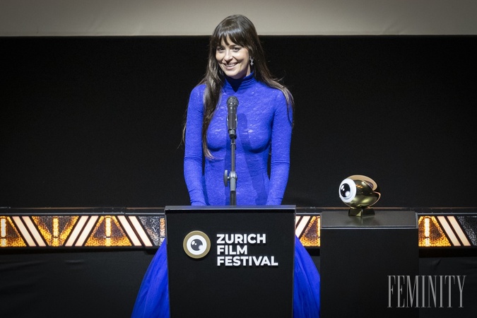Svojmu priesvitnému, nahému vzhľadu ostala verná aj naposledy, keď sa objavila na filmovom festivale v Zürichu, kde bola aj ocenená.