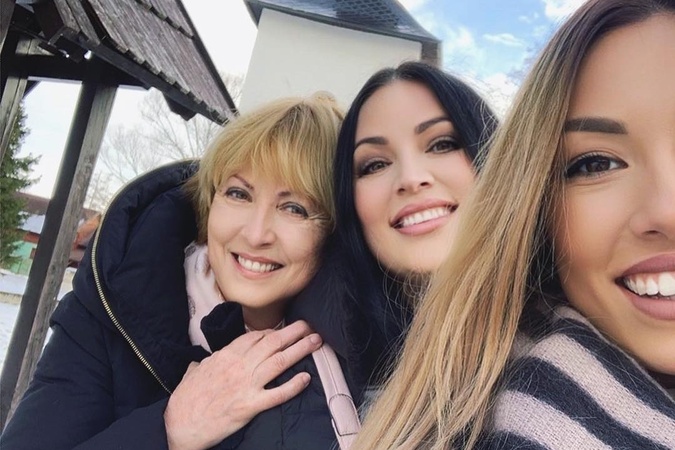 Tri generácie z rodiny Christovej akokeby ani nestarli, krása im srší z úsmevu