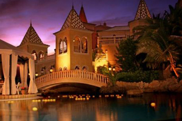 Gran Hotel Bahía del Duque Resort