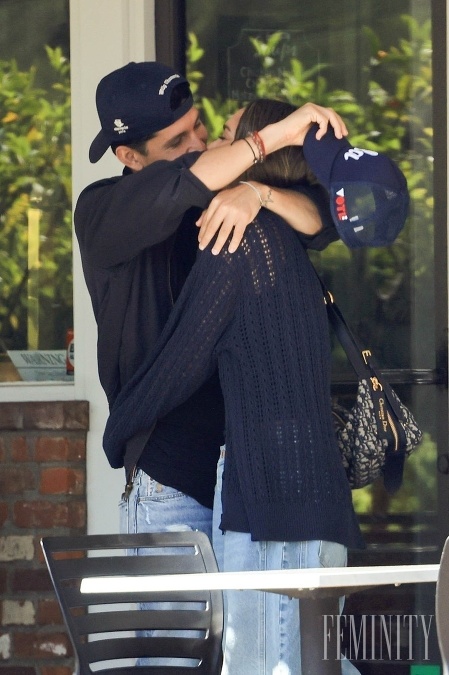 Jessica Alba bola nedávno  prichytená paparazzmi pri vášnivých bozkoch s hercom známym z filmu Top Gun, Dannym Ramirezom. 