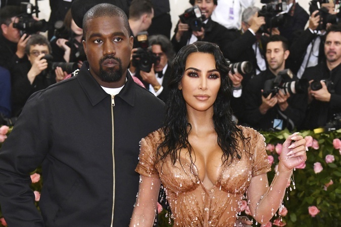 Kanye sa odmieta svojej manželky vzdať
