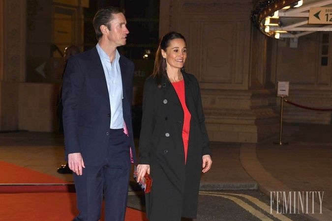 Pippa po boku svojho manžela Jamesa