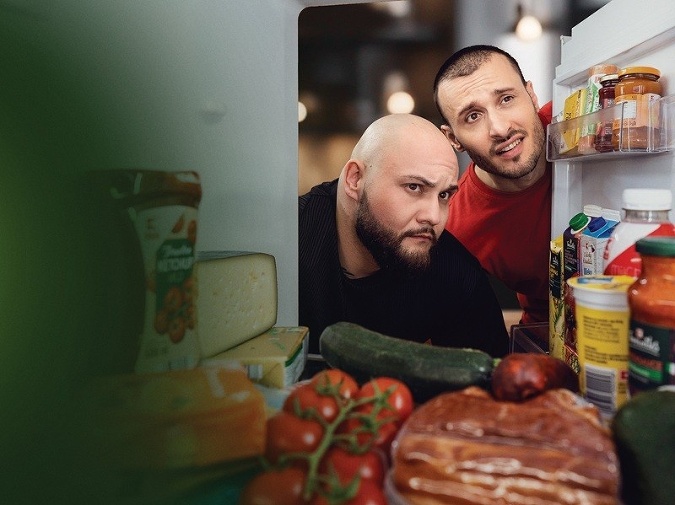 Miško Páleník a Strýco Filip kontrolujú chladničky v obľúbenej šou od Kauflandu