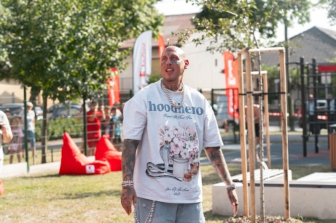 Tvárou K Parkov je Separ, ktorý sa snaží motivovať deti a tínedžerov  k pohybu