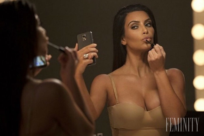 Kim Kardashian je na svoje krivky hrdá a prezentuje ich všade, kde sa dá