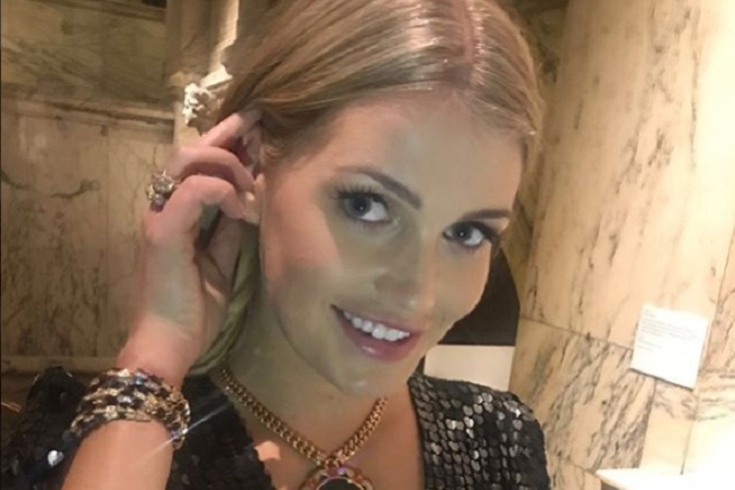 Na neter princeznej Diany, lady Kitty Spencer, sa upriamila pozornosť sveta na nedávnej kráľovskej svadbe
