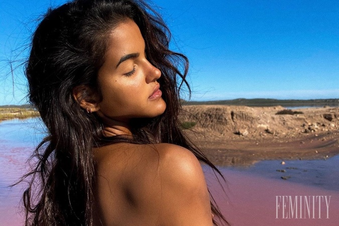 Krásna modelka poukazuje na to, že na Instagrame je málo veci "skutočných"