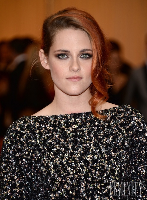 Na Met Gala v roku 2013 sa Kristen Stewart ukázala ako ryšavka