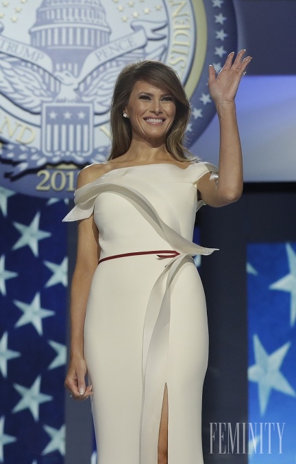 Biele šaty, ktoré Melania zvolila pri príležitosti Plesu slobody jej naozaj pristali