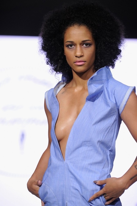 LisaLJack fashions zaujala rafinovanosťou stelesnenou v krásnych ženských líniách