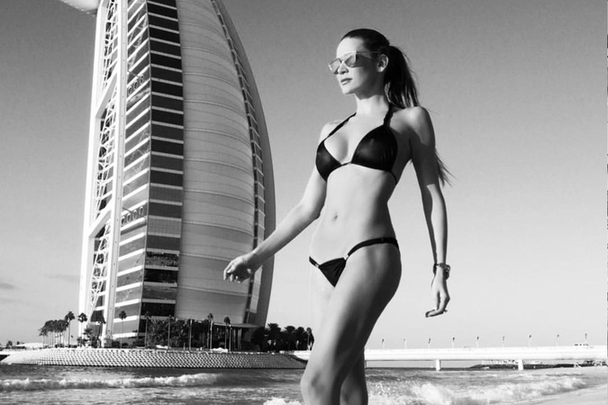Krásna modelka vyzerá neuveriteľne dobre aj vďaka jóge