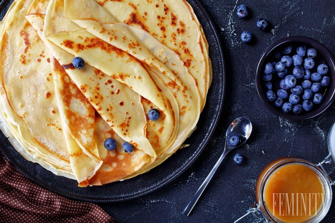 Palacinky so slaným karamelom a bielym jogurtom