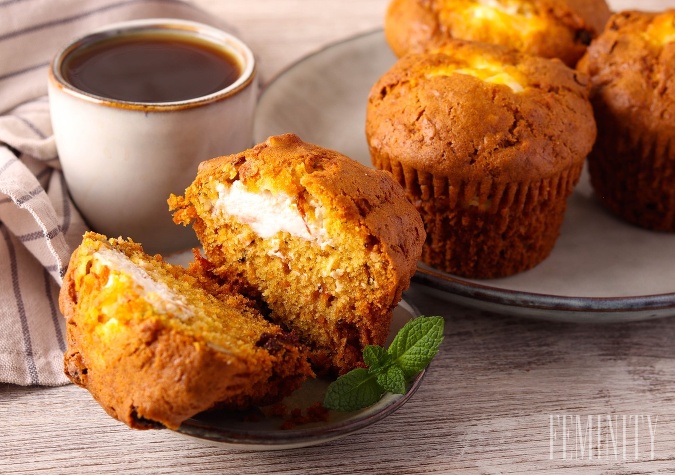 Domáce tvarohové muffiny s broskyňami