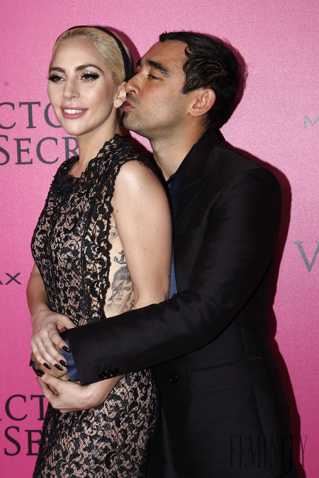 Lady Gaga vystúpila počas módnej šou Victoria's Secret.