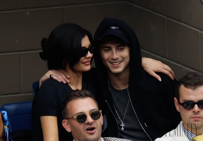 Timothéeho a Kylie je spoločne vidieť, ako sa zúčastňujú udeľovania cien a rôznych športových podujatí či hudobných festivalov. Timothéeho a Kylie je spoločne vidieť, ako sa zúčastňujú udeľovania cien a rôznych športových podujatí či hudobných festivalov.