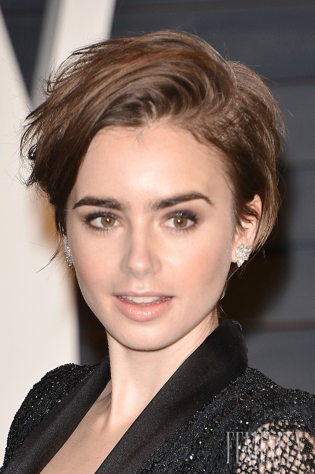 Herečka Lily Collins nedá dopustiť na krátke vlasy