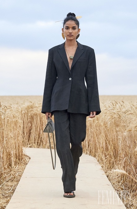 Kolekcia Jacquemus jar/leto 2021, ktorá sa sústredila na mieste, akým bolo pole