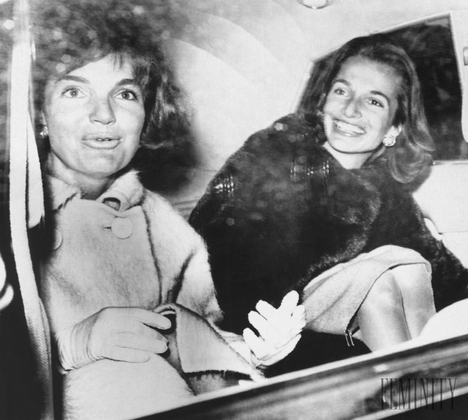 Lee Radziwill, sestra Jackie Kennedy, bola už raz rozvedená, preto nemala podľa kráľovského protokolu právo na miesto pri stole v paláci. 