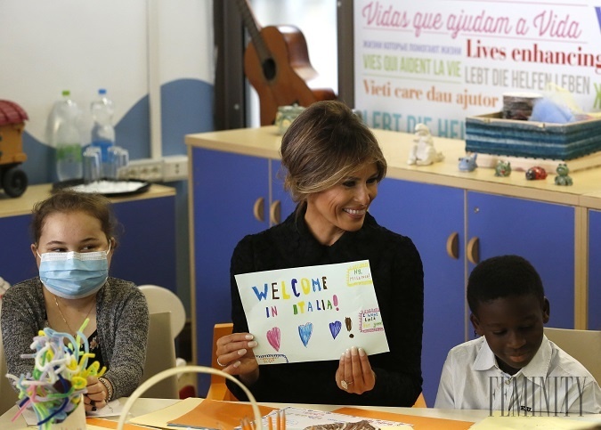 Tiež tu vidíme aj známky seba-podvodu. Ukazuje, že Melania sa len málokedy nechá viesť svojou intuíciou, pretože jej len málokedy verí Tiež tu vidíme aj známky seba-podvodu. Ukazuje, že Melania sa len málokedy nechá viesť svojou intuíciou, pretože jej len málokedy verí