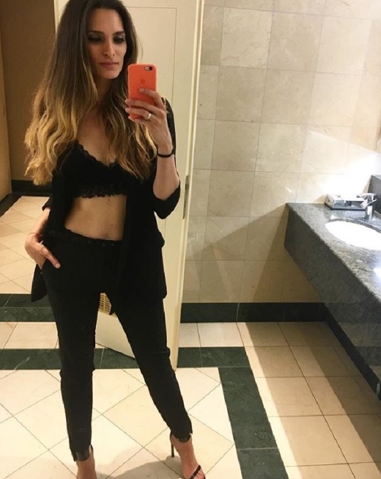 Veronika na tejto fotografii upútala nielen s presvetlenými končekmi vlasov, ale aj svojím vypracovaným telom Veronika na tejto fotografii upútala nielen s presvetlenými končekmi vlasov, ale aj svojím vypracovaným telom