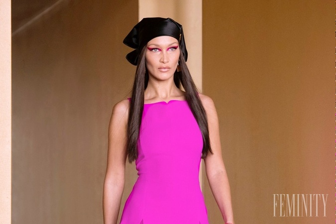 Bella patrí k stálym tváram značky Versace