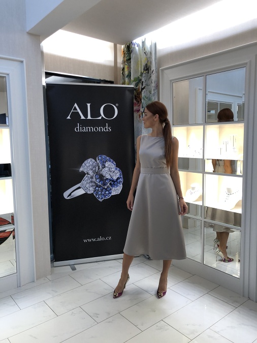 Značka ALO diamonds predstavila v predpremiére jesennú kolekciu šperkov priamo v kreatívnom ateliéri v Prahe. Značka ALO diamonds predstavila v predpremiére jesennú kolekciu šperkov priamo v kreatívnom ateliéri v Prahe.