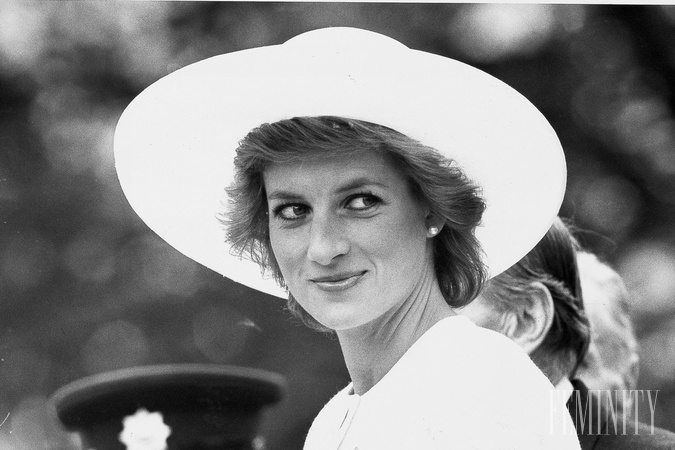Princezná Diana ako jedna z najznámejších a najobdivovanejších žien svojej doby, bola pravidelne prenasledovaná paparazzmi.