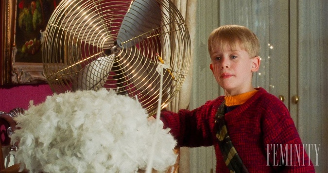 To, čo vo filme v jednej z scén vyzerá ako snehová nádielka, sú v skutočnosti ventilátorom vypúšťané zemiakové vločky. To, čo vo filme v jednej z scén vyzerá ako snehová nádielka, sú v skutočnosti ventilátorom vypúšťané zemiakové vločky.