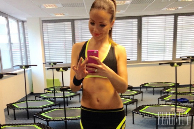 Sexi Twiinska Veronika Nízlová najnovšie podľahla jumpingu
