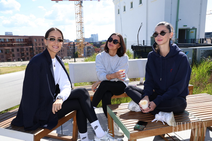 Modelka Niki Lowrie a influencerky Lucia Wirthová a Dada Sz