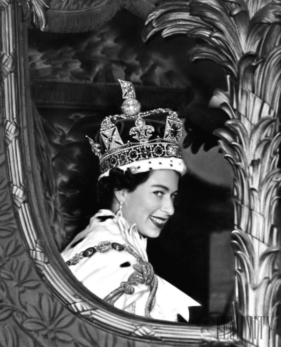 Zosnulá kráľovná mala počas svojej korunovácie v roku 1953 iba 27 rokov a členovia Beatles boli do nej vraj zamilovaní. Zosnulá kráľovná mala počas svojej korunovácie v roku 1953 iba 27 rokov a členovia Beatles boli do nej vraj zamilovaní.