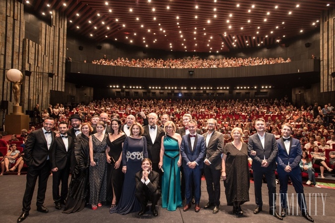 Nádherná pieseň bola napísaná pri príležitosti nového slovenského filmu s názvom Čiara, ktorý získal aj ocenenie na prestížnom medzinárodnom festivale v Karlových Varoch Nádherná pieseň bola napísaná pri príležitosti nového slovenského filmu s názvom Čiara, ktorý získal aj ocenenie na prestížnom medzinárodnom festivale v Karlových Varoch