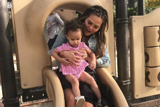 Modelka Chrissy Teigen je na malú Lunu neuveriteľne naviazaná