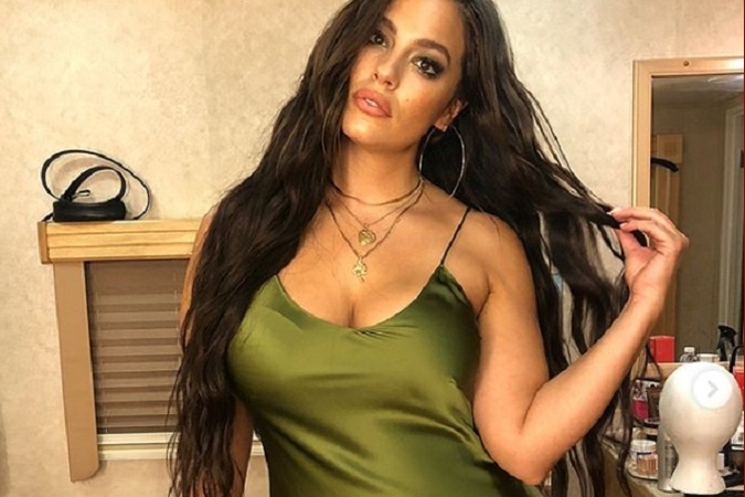 Modelka Ashley Graham je okrem iného aj obhajcom hnutia “Zdravie v každej veľkosti”, ktoré podporuje ľudí všetkých veľkostí